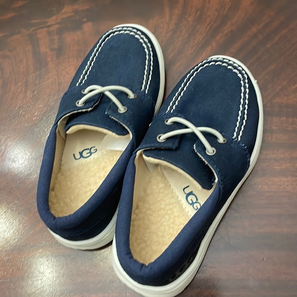 Ugg toddler boys blue shoes. Sz 10.